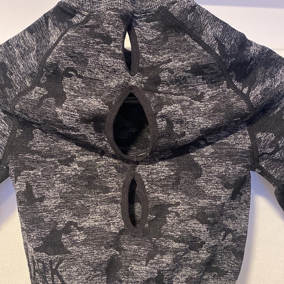 Gymshark adapt long sleeve crop top - Size S - Picture 4 of 5